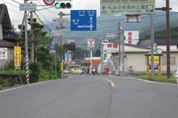 森林公園方面へ左折です。